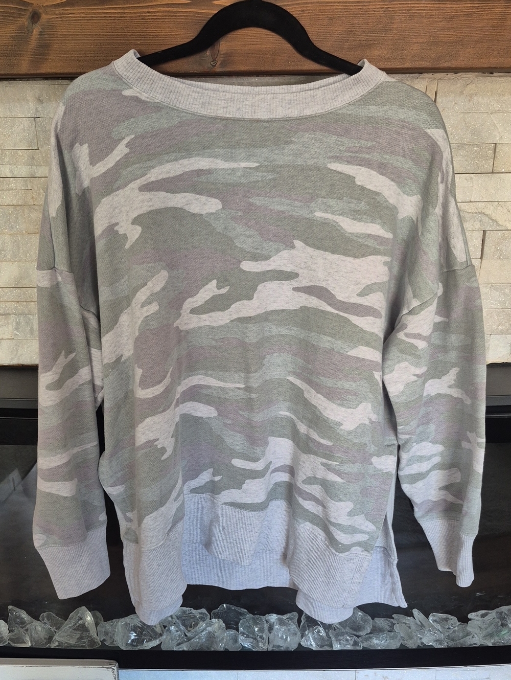 Womens Aerie Camo-Print Crewneck Sweater - Light Gray & Sage